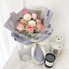Valentine Hand Bouquet 06 (12 stalks pink roses with 3 pingpong flowers) Valentine Hand Bouquet 06 (12 stalks pink roses with 3 pingpong flowers)