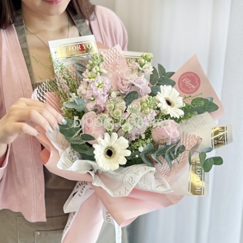 Valentine Hand Bouquet 11 (As Shown)