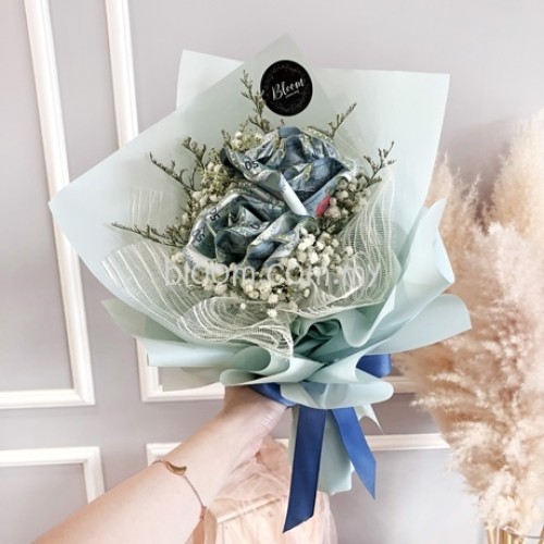 Valentine Hand Bouquet 13