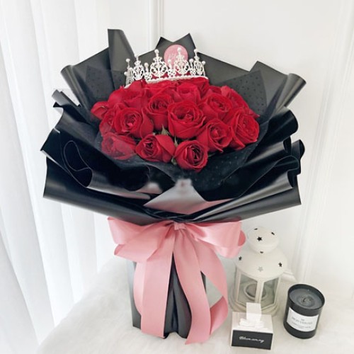 Valentine Hand Bouquet 16 (50 stalks red roses)