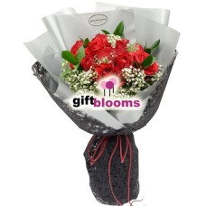 Valentine Hand Bouquet 13 (Medium)