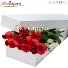 Box with 12 roses