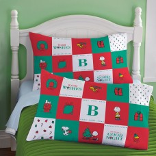 PEANUTS Holiday Quilt Pattern Pillowcase