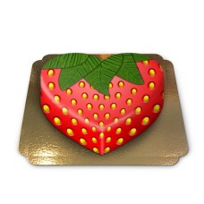 Heart shaped strawberry cake (Medium ((25 × 24 cm) 10 shares))