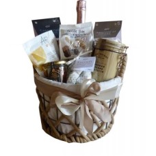 Gift basket with champagne & snacks