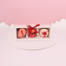 Valentine Macarons 3 Pieces