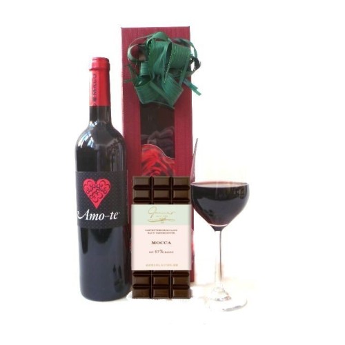 Amo-Te chocolate-red wine present