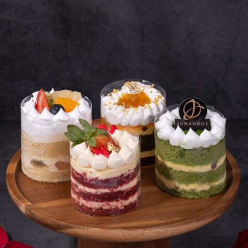 Four Seasons with You Mini Cake
