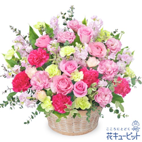 pink arrangement of roses and spring flowers