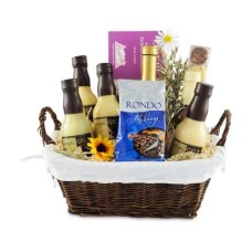 Spicy Yellow Liqueur Gift Basket