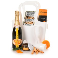 Apero gift bag with Moët Chandon Garden Spritz, glasses and snacks Apero gift bag with Moët Chandon Garden Spritz, glasses and snacks