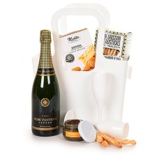 Apero gift bag with Cava Pere Ventura, glasses and snacks