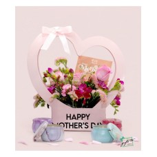 Amazing MOM Flower Bouquet & Scented Soy Candles Set
