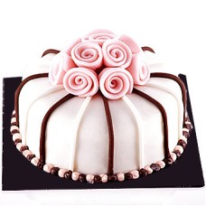 Pretty Princess Cake