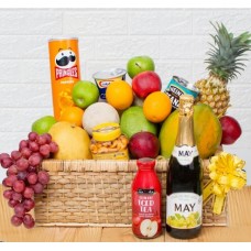Seasonal Delight Fruit And Goodies Hamper