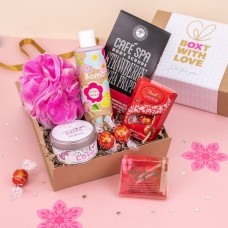 Strawberry Fields Pamper Gift Box