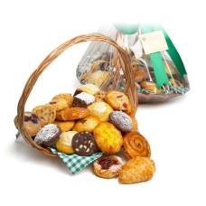 Assorted Gift Basket (110 pieces)
