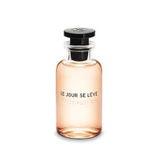 LE JOUR SE LÈVE