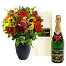 Luxury Bouquet And Champagne (Deluxe)