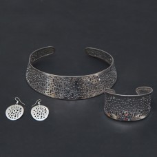 Silver Neckpiece Set