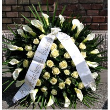 Kala wreath and cream roses (Large)