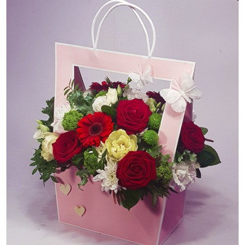 A message of love - flower bag with red roses (Small)