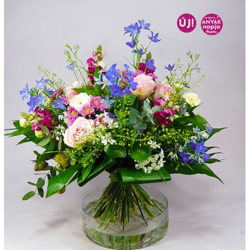 Mezitlába in the meadow - a bouquet with a field effect (Medium)