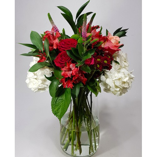I love freely - bouquet with bright red colors (Medium)