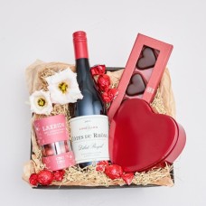 Gift basket for Valentine (Florist's creative choice)