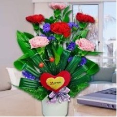 6 Mixed Carnation table arrangement