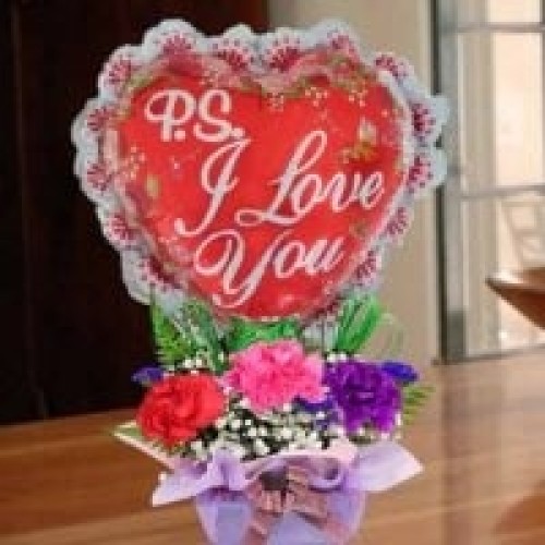 â€œHI Love Youâ€ Balloon With 3 Mixed Carnation Arrangement