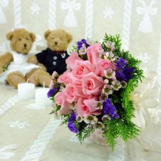 9 Peach Roses And  Purple Static Small Handbouquet