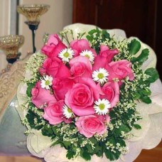 12 Bandung Pink Roses Handbouquet