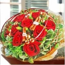 12 Red Roses Round Hand Bouquet