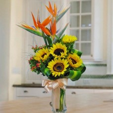 Bird Of Paradize & SunFlower In Glass Vase