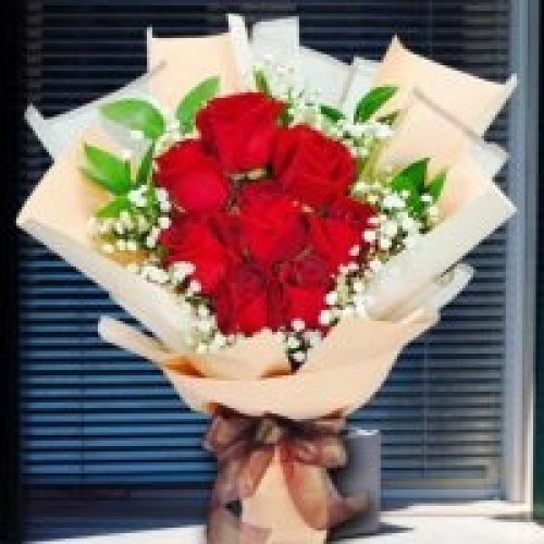 8 Red Roses Special Wrapping Hand Bouquet Valentine's Day Flower