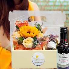 Red Wine 187ml, SunFlower, Roses & LED Light in Hand Carry Gift Box