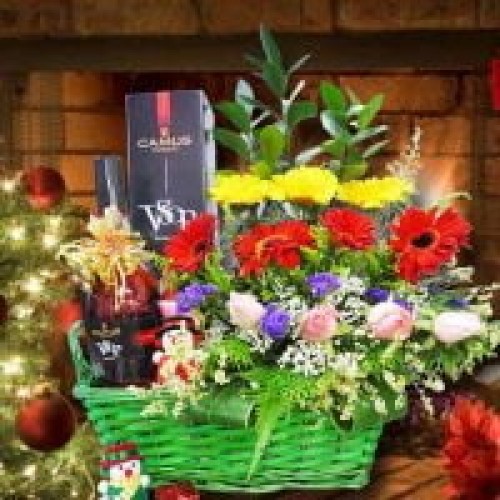 AMUS VSOP Elegance Cognac 70cl & Mixed Flowers Arrangement