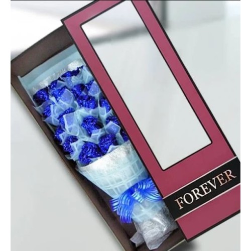 18 Shining Blue Roses Gift Box