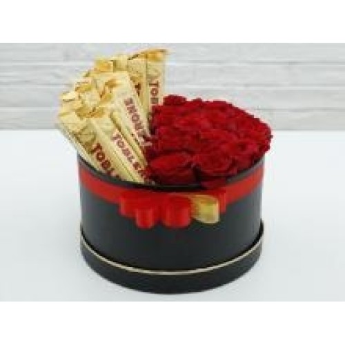 RED ROSES WITH TOBLERONE