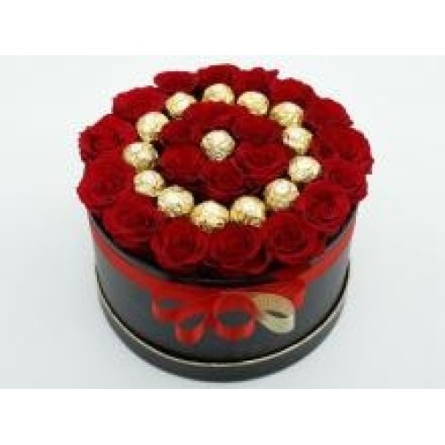 RED ROSES WITH FERRERO ROCHER