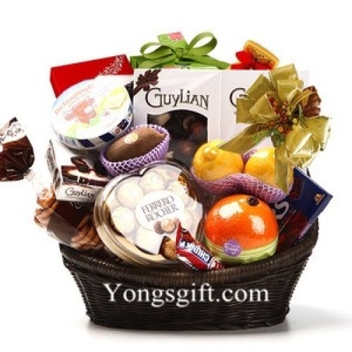 Gourmet and Fruits Indulgence