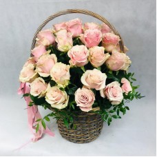 Flower basket with pink roses (Compact)