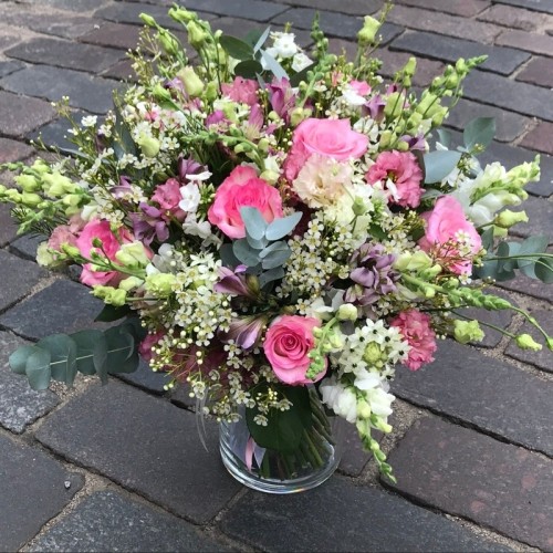 Beautiful bouquet of flowers (Compact)
