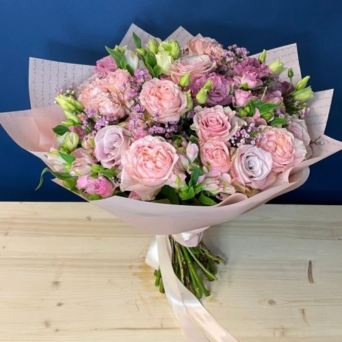 Bouquet of pink roses (Compact)
