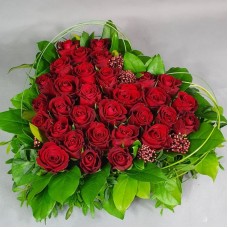 Heart of red roses with greens (Compact)