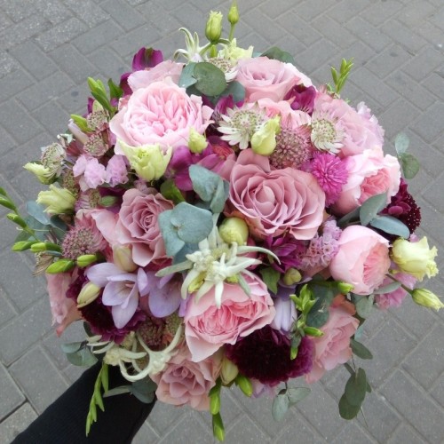Pink love flower bucket (Compact)