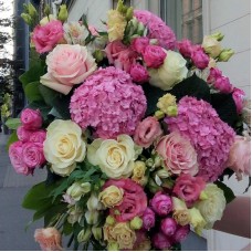 Premium bouquet of raspberry marshmallow