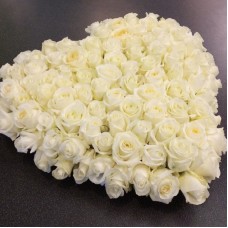 Heart of white roses