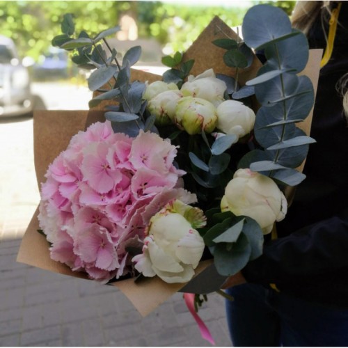 Bouquet of peonies and pink hydrangea